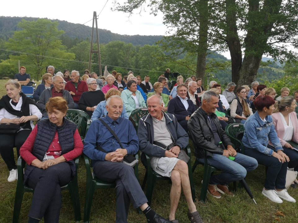 Zbrani na dogodku v Kostelu.